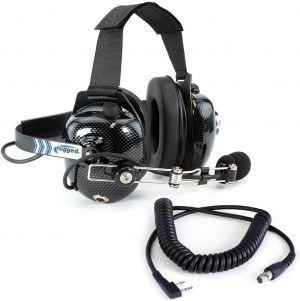 אוזניות של Rugged דגם  H41-CF מתחברים למכשיר קשר