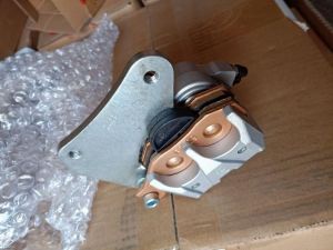 קליפר קדמי צד שמאל ל ZFORCE 800/625 -מקורי- מספר קטלוגי -7000-080900